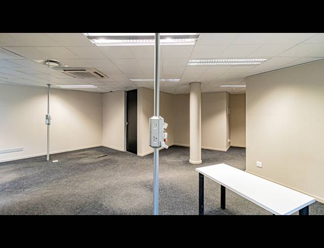357M² OFFICE TO LET IN PARKTOWN